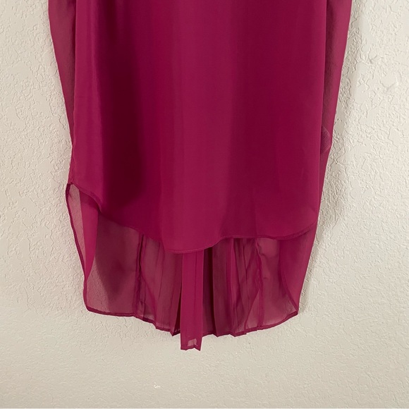 Banana Republic Sheer High Low Pleated Back Sleeveless Top - Picture 3 of 7